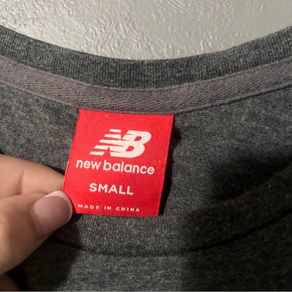 New balance tank top - Picture 3 of 3